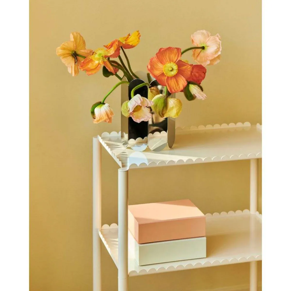 Arcs Trolley High Eggshell UTSTILLING