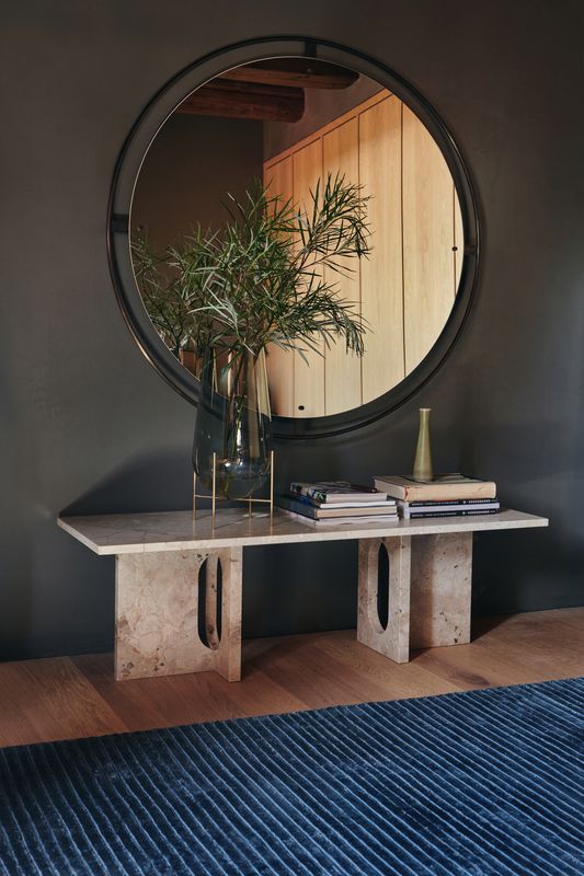 Androgyne Lounge Table, marble