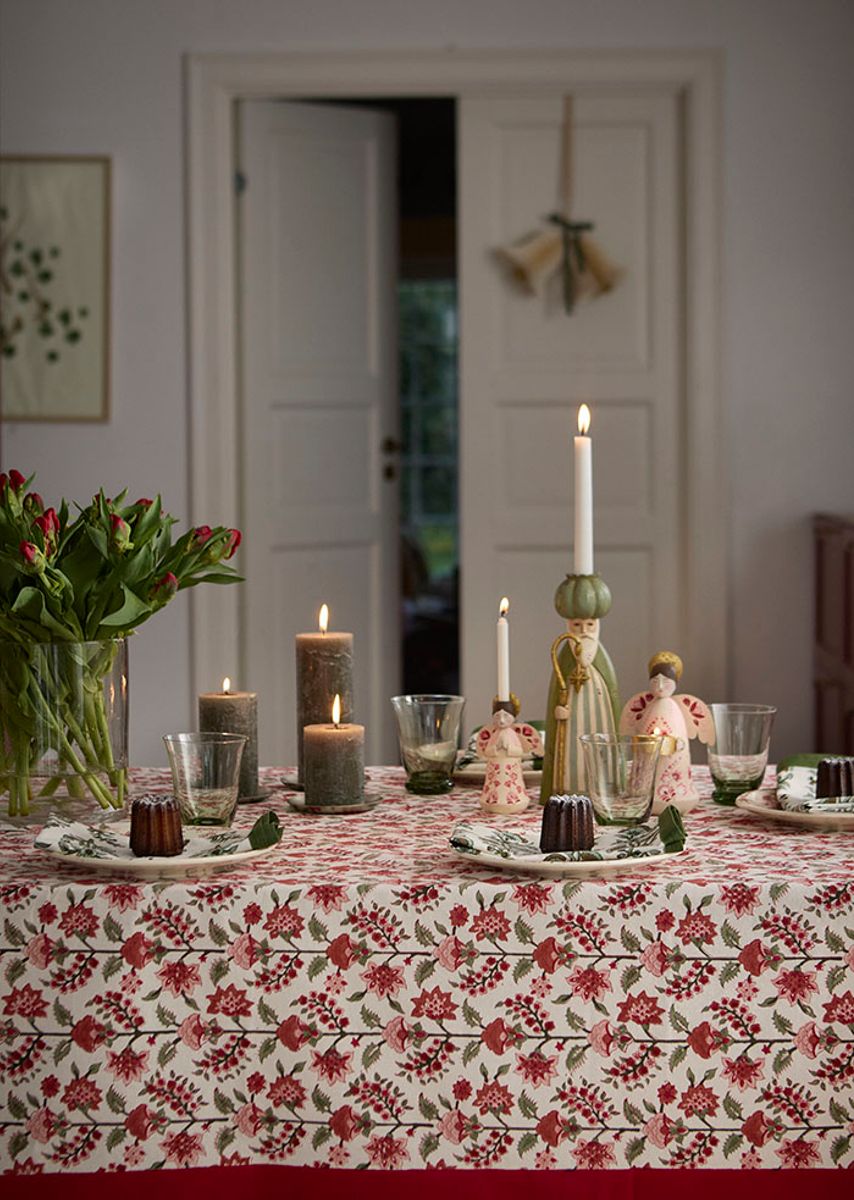 Tablecloth 150x250cm Gita Ruby