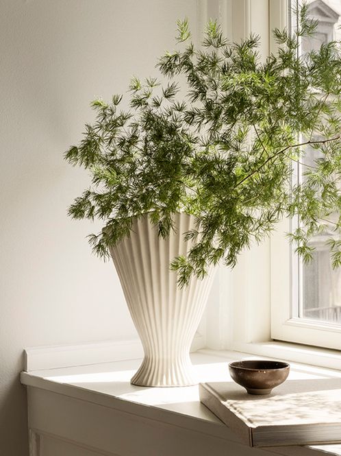 Hovedbilde Fountain Vase - H30 - Off-white