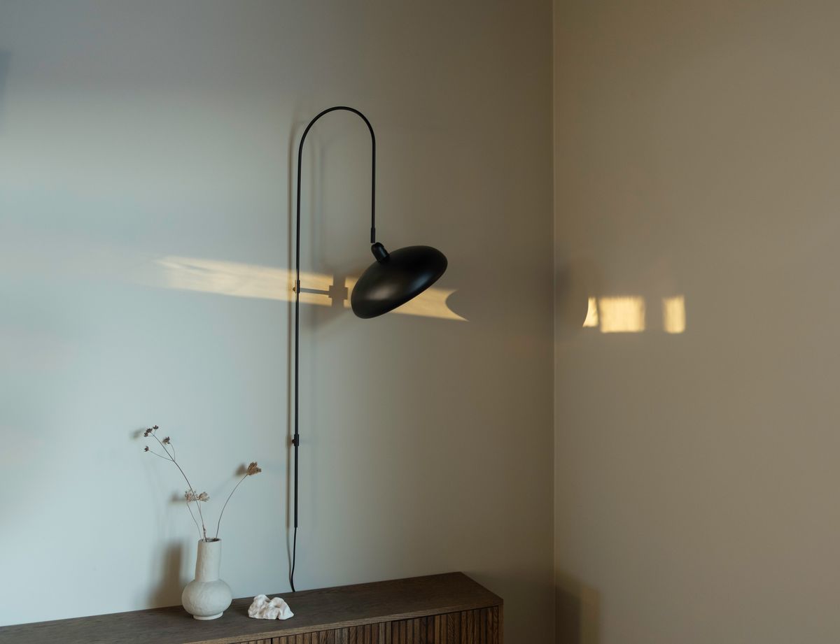 Spring Vegglampe 03