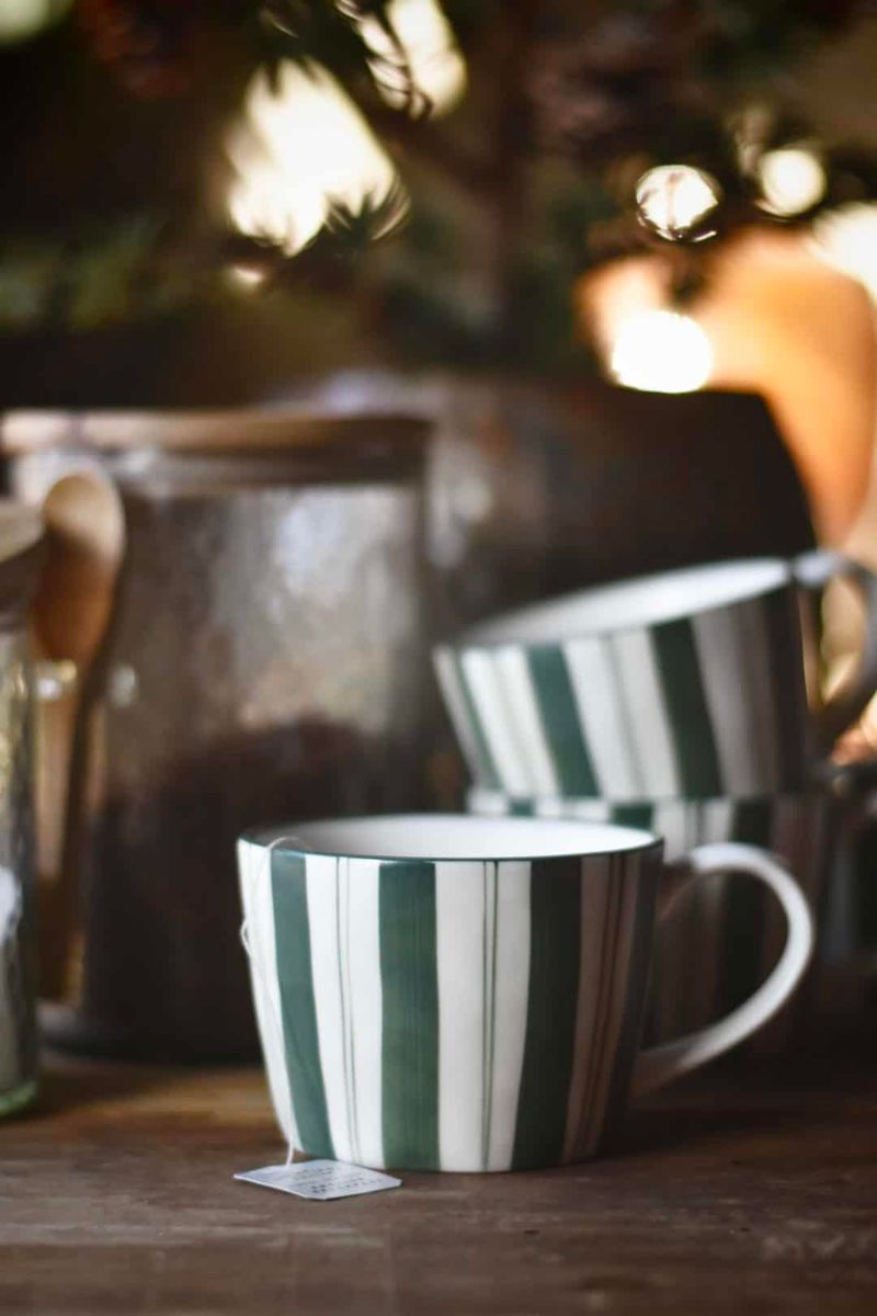 Krus Matt Med Striper Grønn H 7,5 Cm