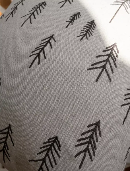 Bilde av Tall Embroidered Cushion Cover