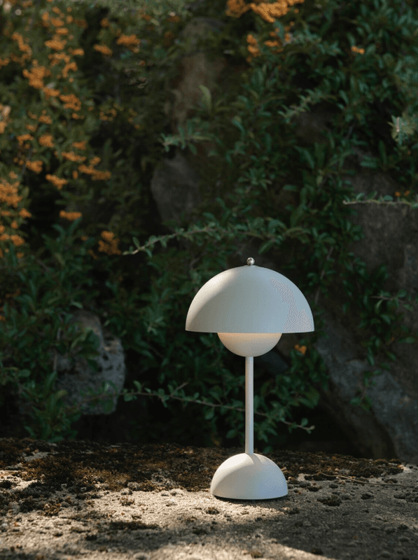 Flowerpot VP9 Verner Panton 1968 Portable lamp