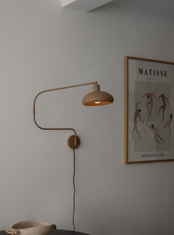 Spring Vegglampe 02