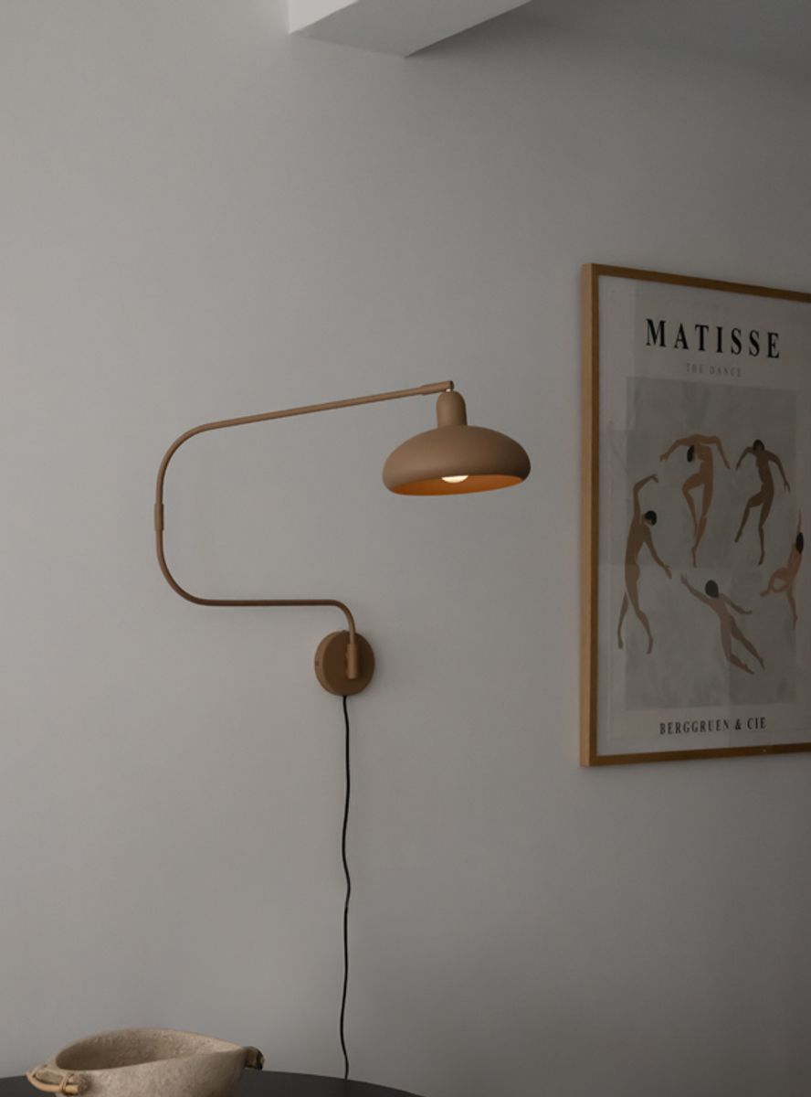 Spring Vegglampe 02